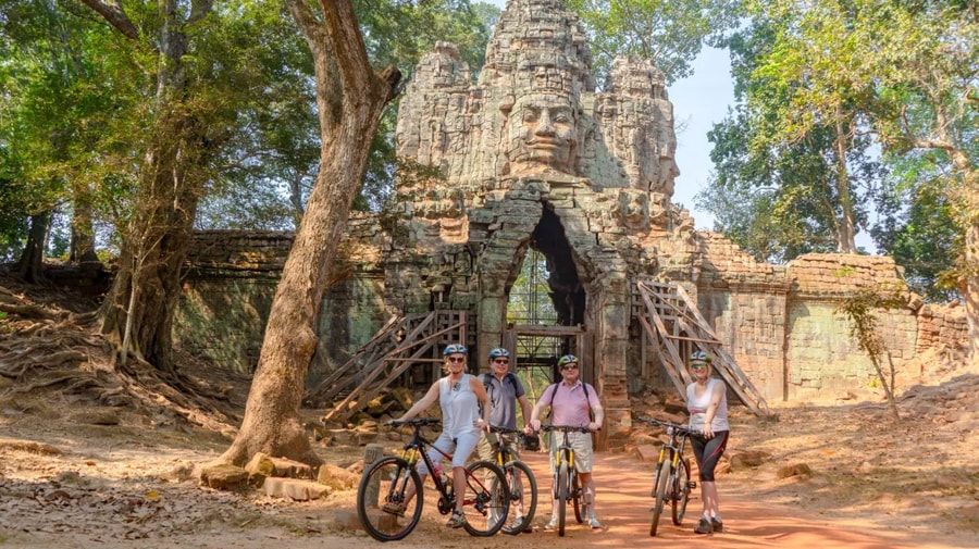 Siem Reap to Angkor Wat by bike 1dd2b2d6