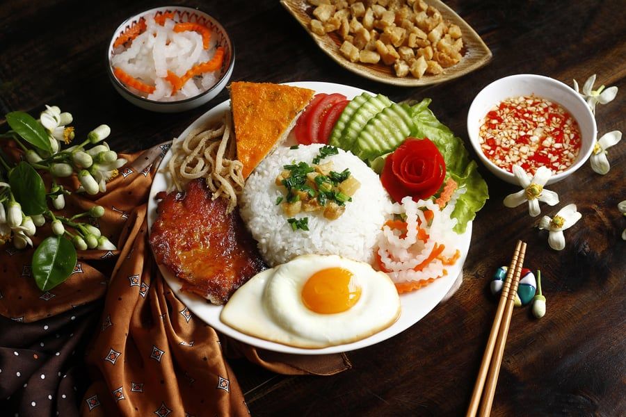 Com Tam also called Vietnamese broken rice 1e848465