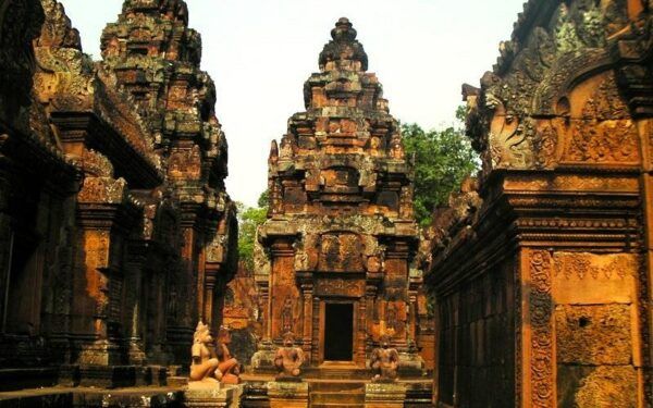 Banteay Srei Temple e1753841737941 1f1853ca