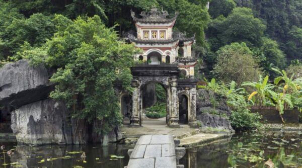 Ninh Binh Tam Coc Bich Dong 10 e1753844441924 213ee16e