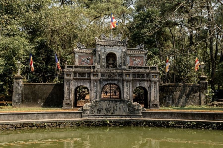Tu Hieu Pagoda one of Vietnams most venerated Buddhist temple 27ef4f4e