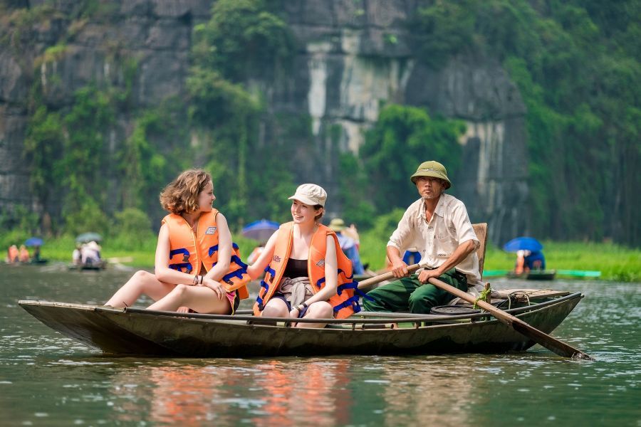 boat on river in ninh binh