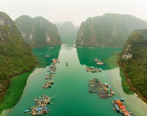 Halong Bay Cua Van Floating Village 3 357eb44f