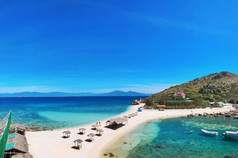 Hon Noi Beach in nha trang 368a8ef4