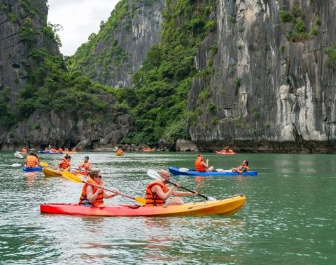 Seni Halong Bay kayaking 42f1789b