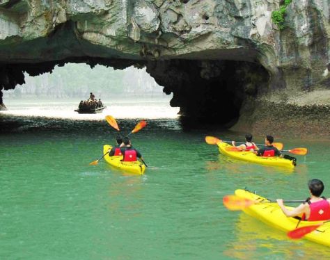 Kayaking Through Luon Cave in halong bay