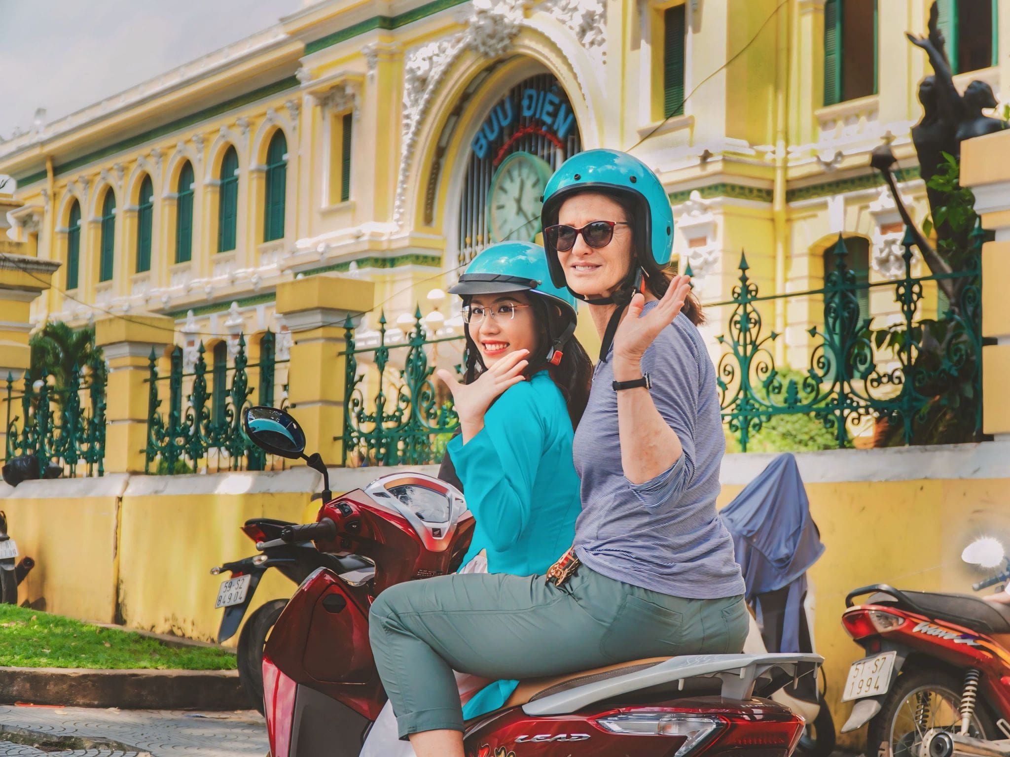 HCM City Vespa Food Tour 4680e0b5