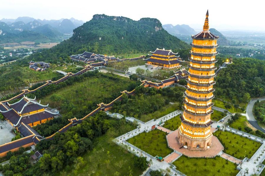 bai dinh pagoda in hoa lu, ninh binh
