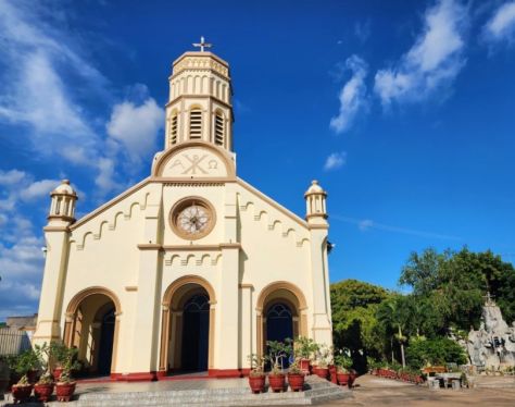 Savannakhet St. Teresa Catholic Church 538cc587