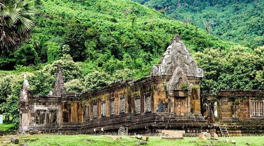 Explore The Ancient Ruins Of Wat Phu 569bb914