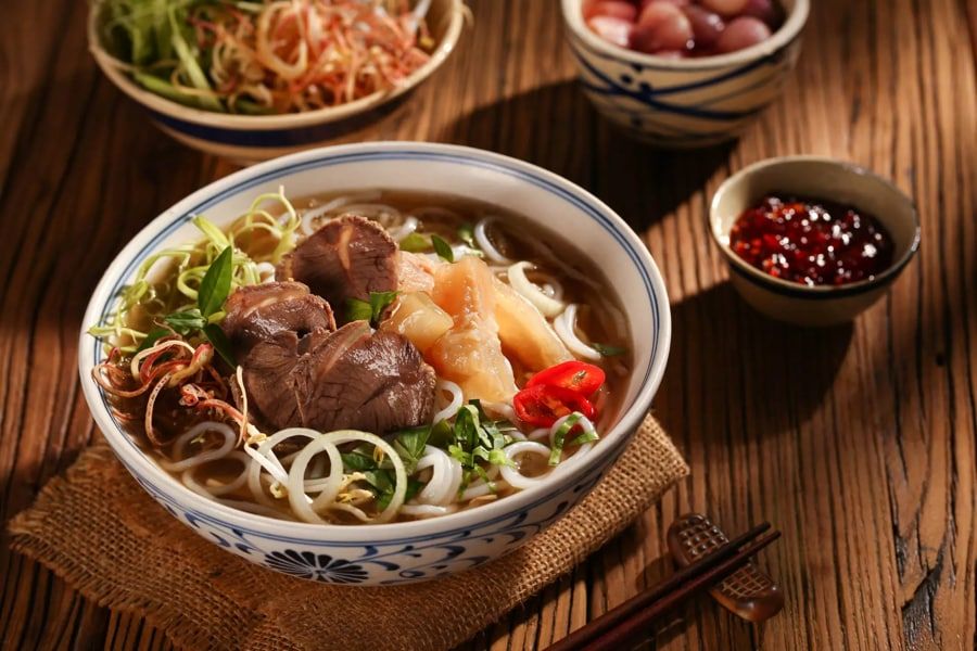 How To Eat Bun Bo Hue Like A Local 585410fd