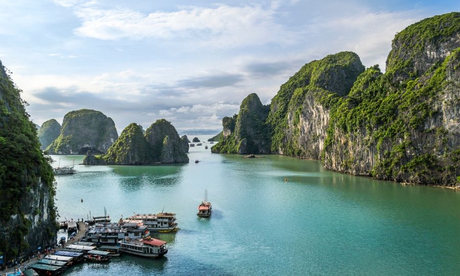 Halong Halong Bay 16 64372efa