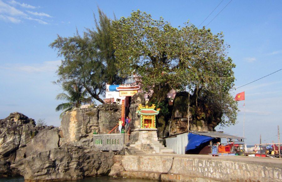 dinh cau temple 65e9baec