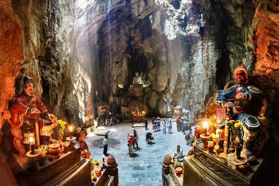 Huyen Khong Cave can be visited by elderly travelers and children 6753fd3d