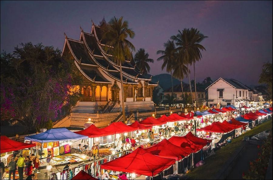 Explore The Luang Prabang Night Market Sisavangvong Road 6fca6d1f