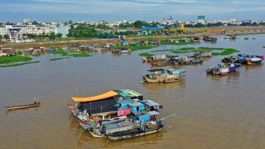 Long Xuyen Floating Market