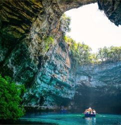 caves in vietnam cover 72002712