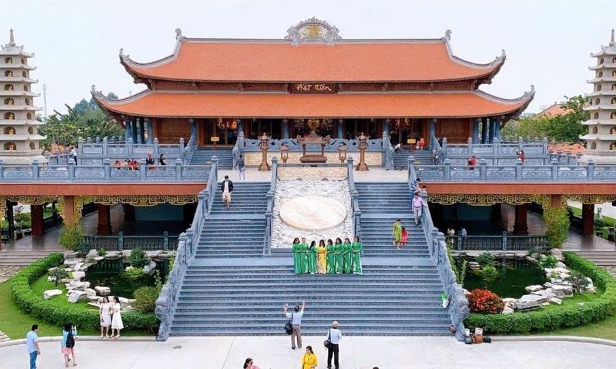 Vinh Nghiem Pagoda is the most renowned Buddhist temples in Ho Chi Minh City 7621dc01
