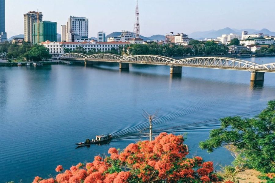 Truong tien bridge 7cccadb1