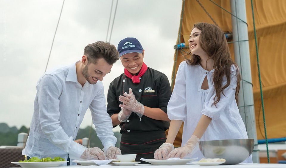 cooking class in Ha Long Bay 958979af