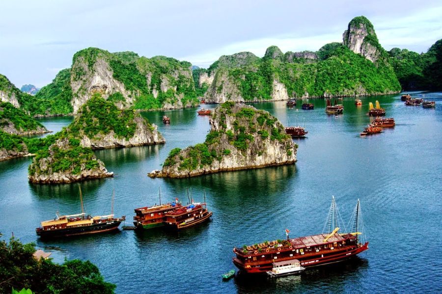 Halong Bay is positioned in Quang Ninh Province abd9b8a8