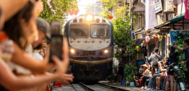 Hanoi Train Street and Railway Coffee 5 b56f669f