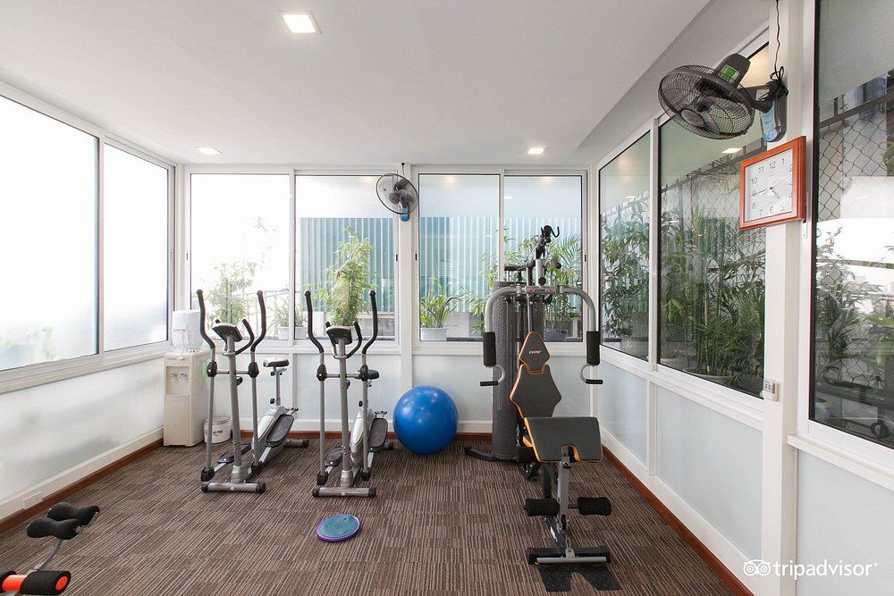 fitness center v11778034 b9337d2e