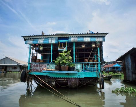 Mekong Delta Floating Fish Farms in An Giang 2 c3f8ffdd
