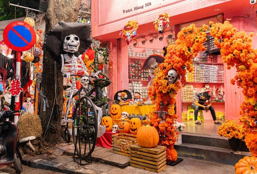 Halloween decoration in Vietnam ce47d13a