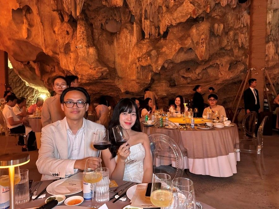 Dining inside Dragon Pearl cave 2 d1577923