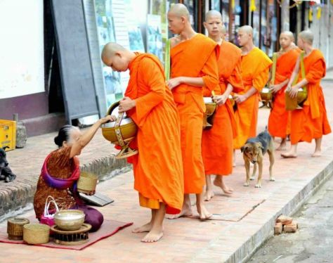 Luang Prabang Alms giving ceremony 4 d7bad3fc