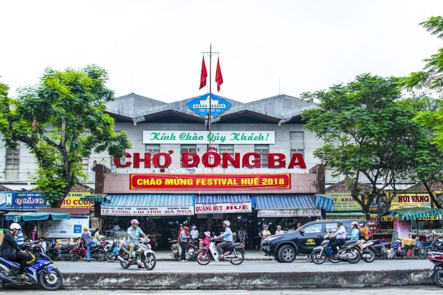 dong ba market in the morning d94b2bdc