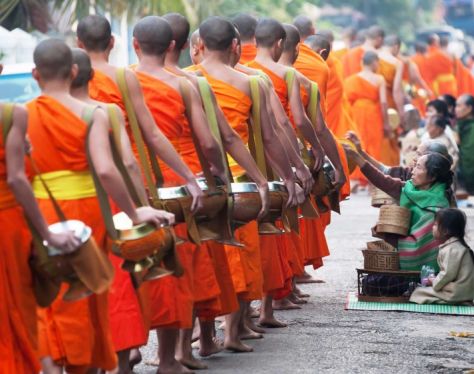 Luang Prabang Alms giving ceremony dc114444