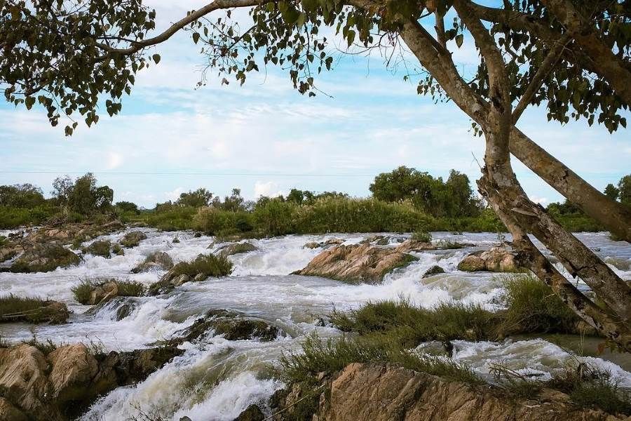 Li Phi Waterfalls ddf970b4