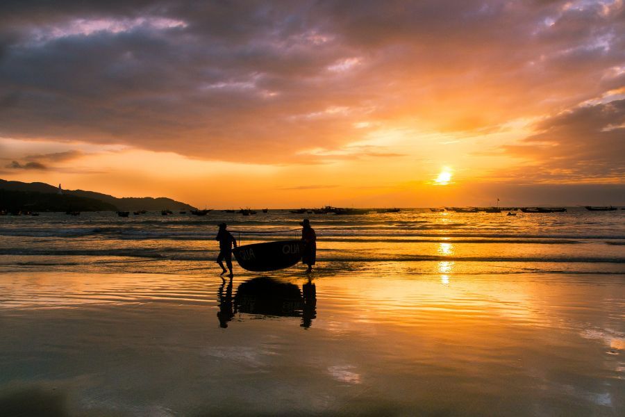 Pham Van Dong Beach offers peaceful shores 2 dddc1e03