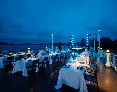 Sundeck Dinner 1 e6ad52df