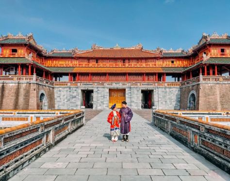 take photo in Hue Imperial City