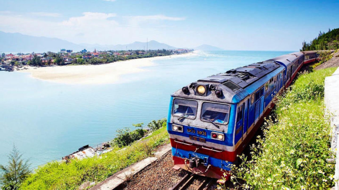 Train to Da Nang eab0dc21
