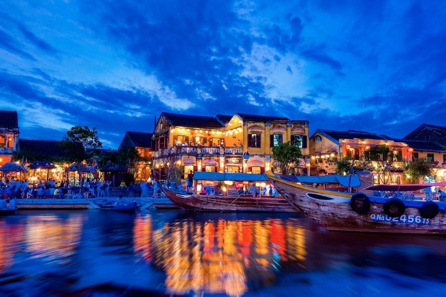 Hoi An's Ancient Town at night