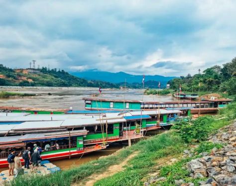 Laos Long tail boat eec23c1d