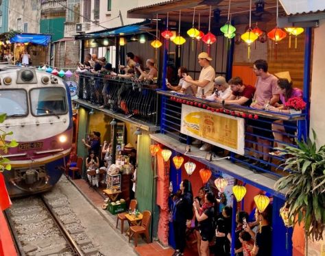 Hanoi Train Street and Railway Coffee 6 f752c709