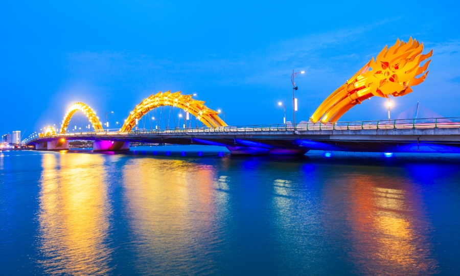 The Dragon Bridge at night