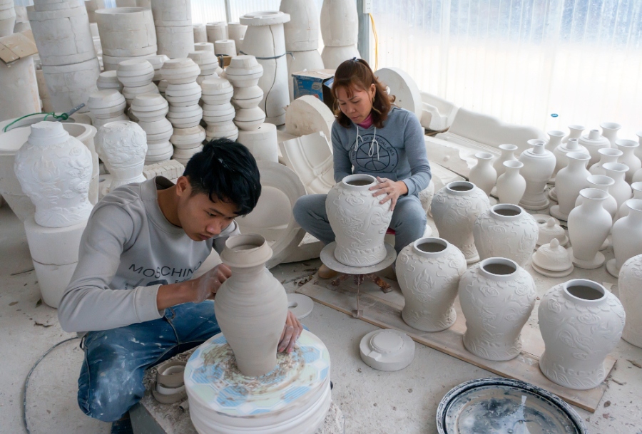 Join Pottery-Making Experience Workshops