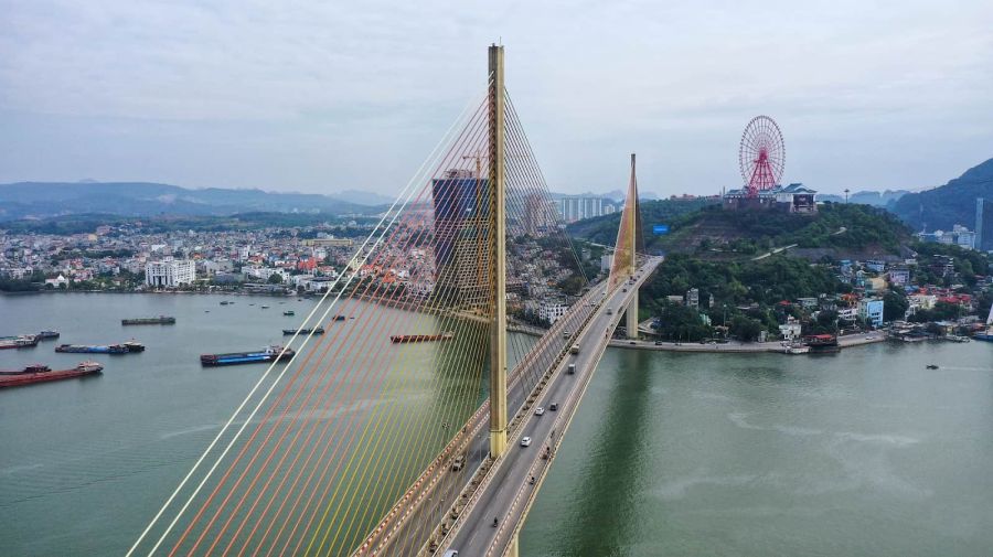 Bai Chay Bridge