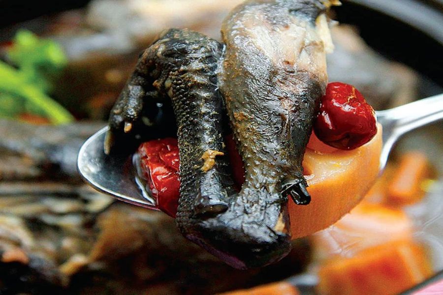 Ga Den (Black Chicken)