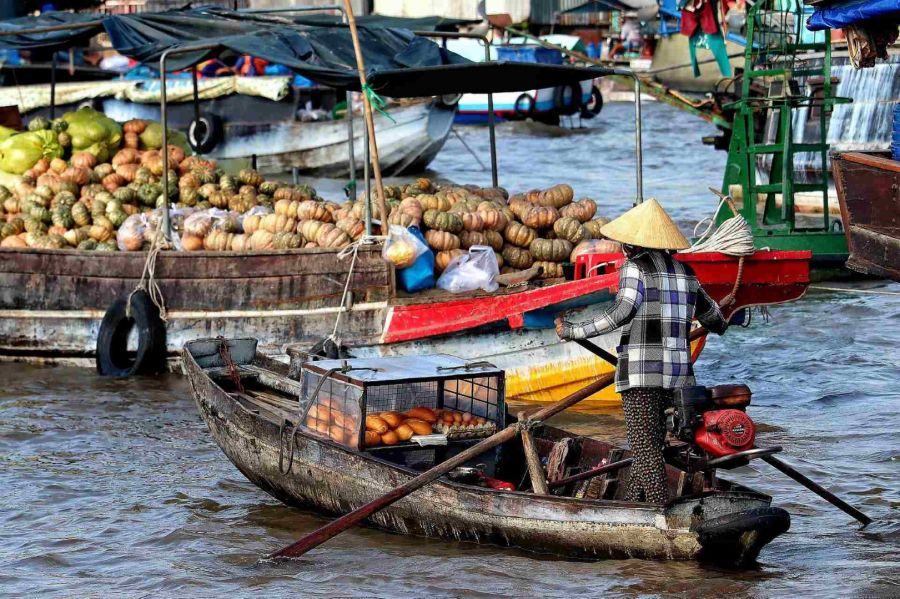 Cai Rang floating market