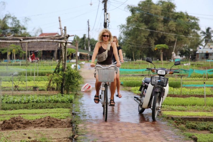 Cycle to Tra Que Vegetable Village