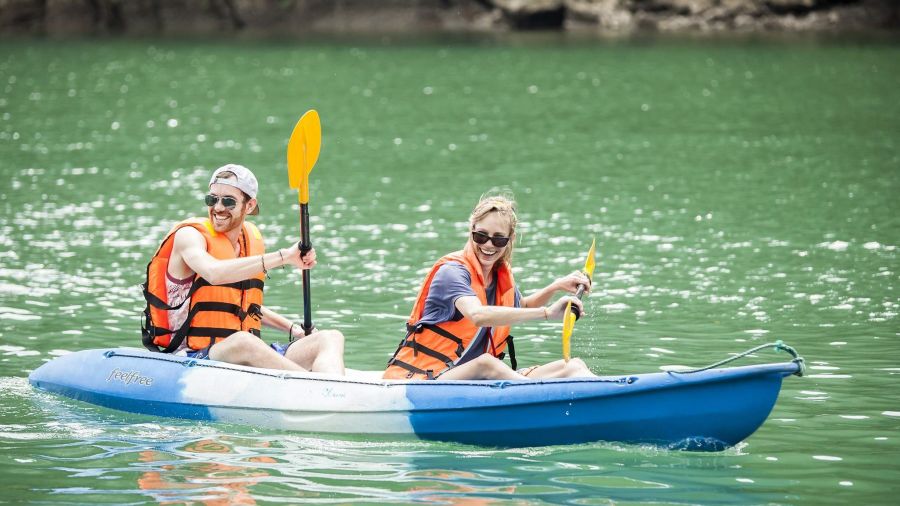 Kayak Halong Bay