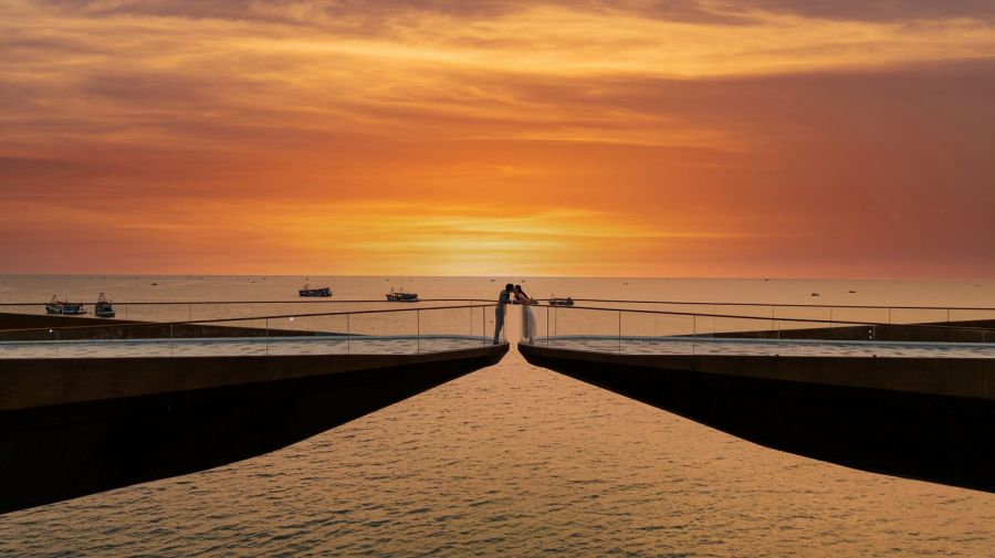 Kiss Bridge