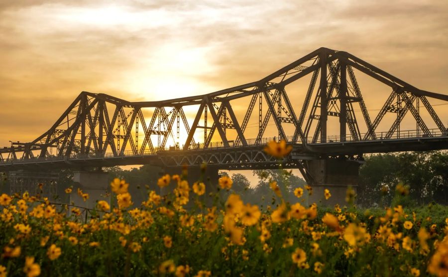 Long Bien Bridge